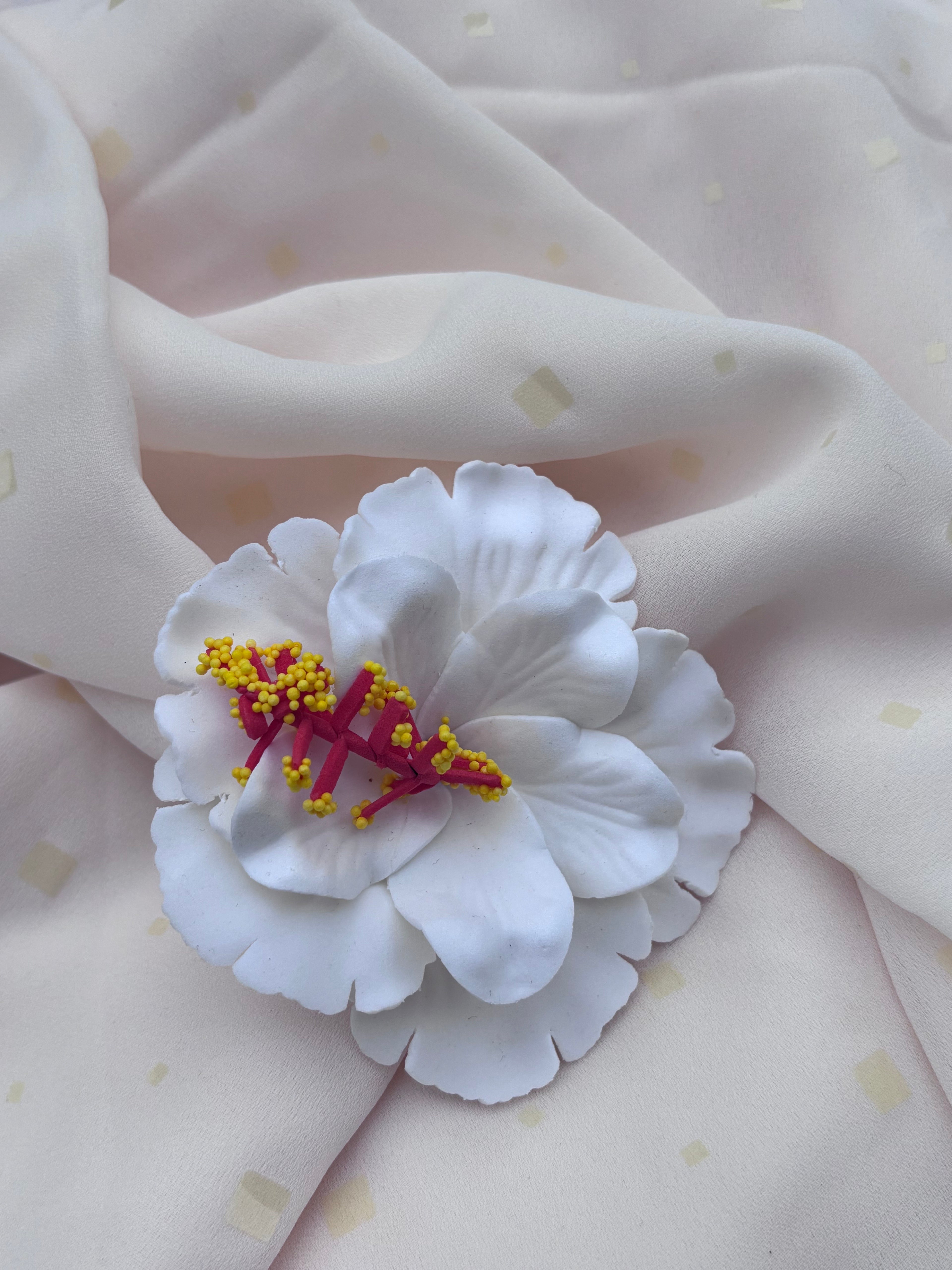 Sei - White Hibiscus Flower